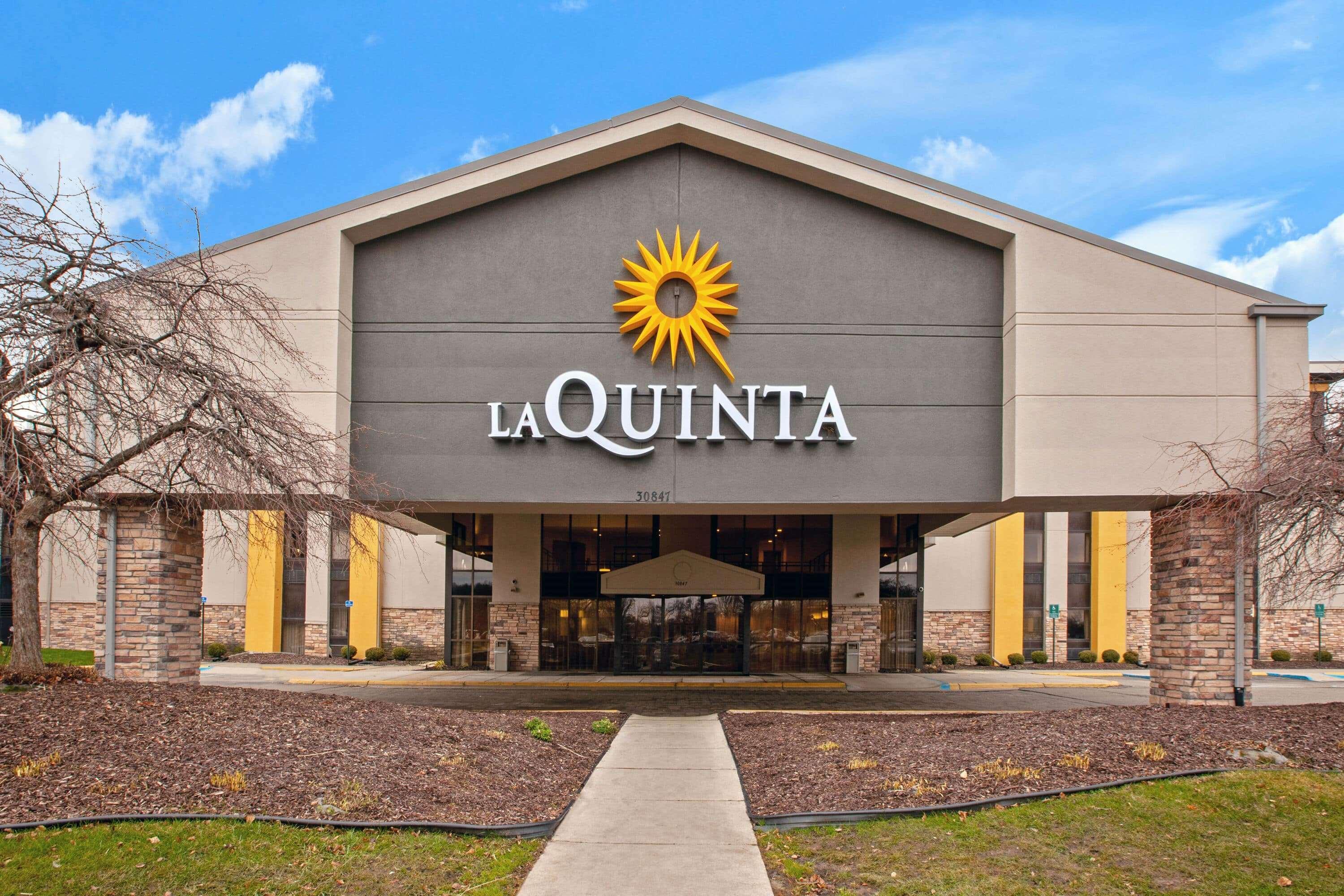 La Quinta Inn & Suites By Wyndham Detroit Metro Airport Romulus Exteriér fotografie
